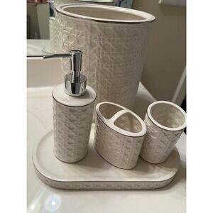 Everhome White Cane Embossed Basketweave Bathroom Set 5 Piece